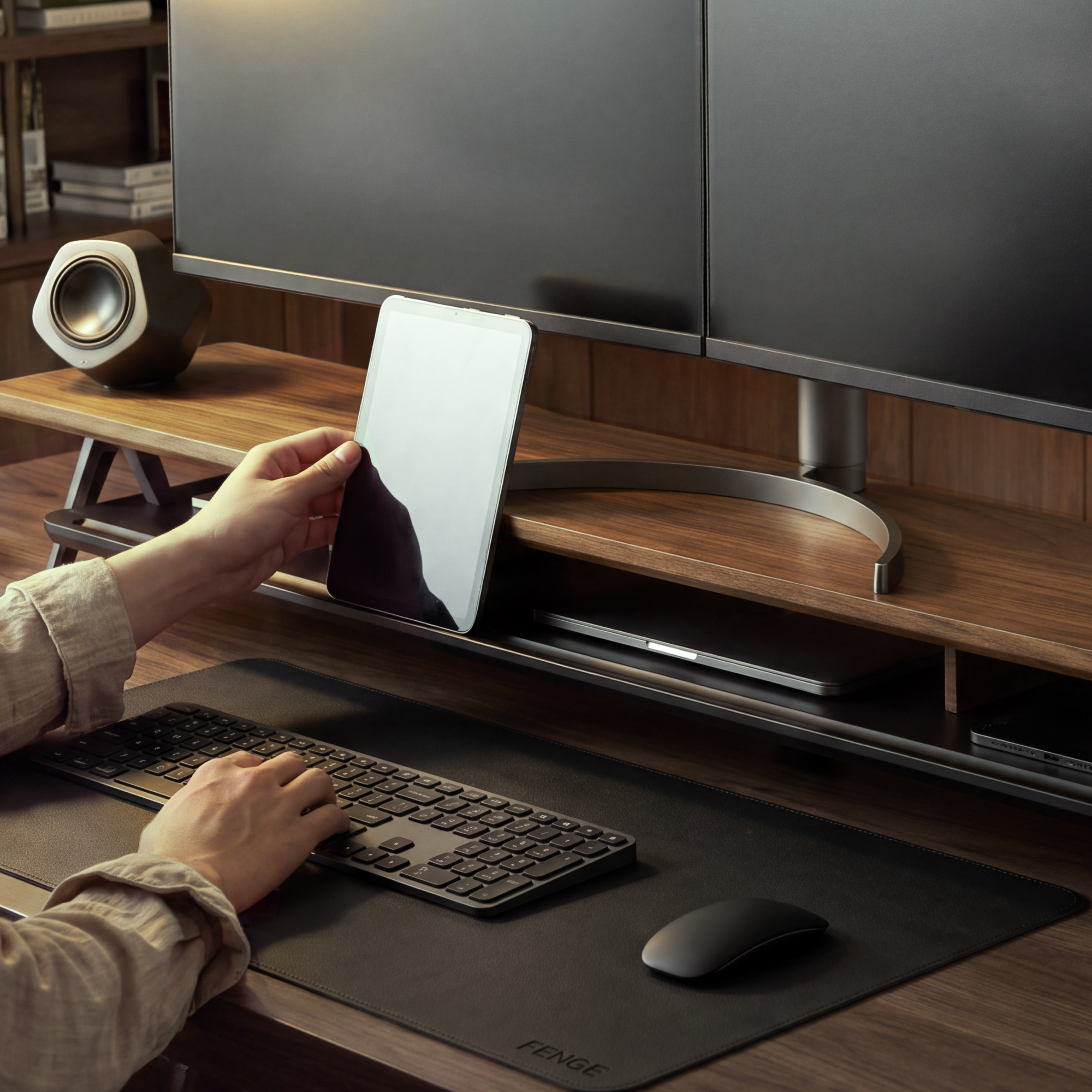 Rodin A222 Monitorständer – Extra Wide